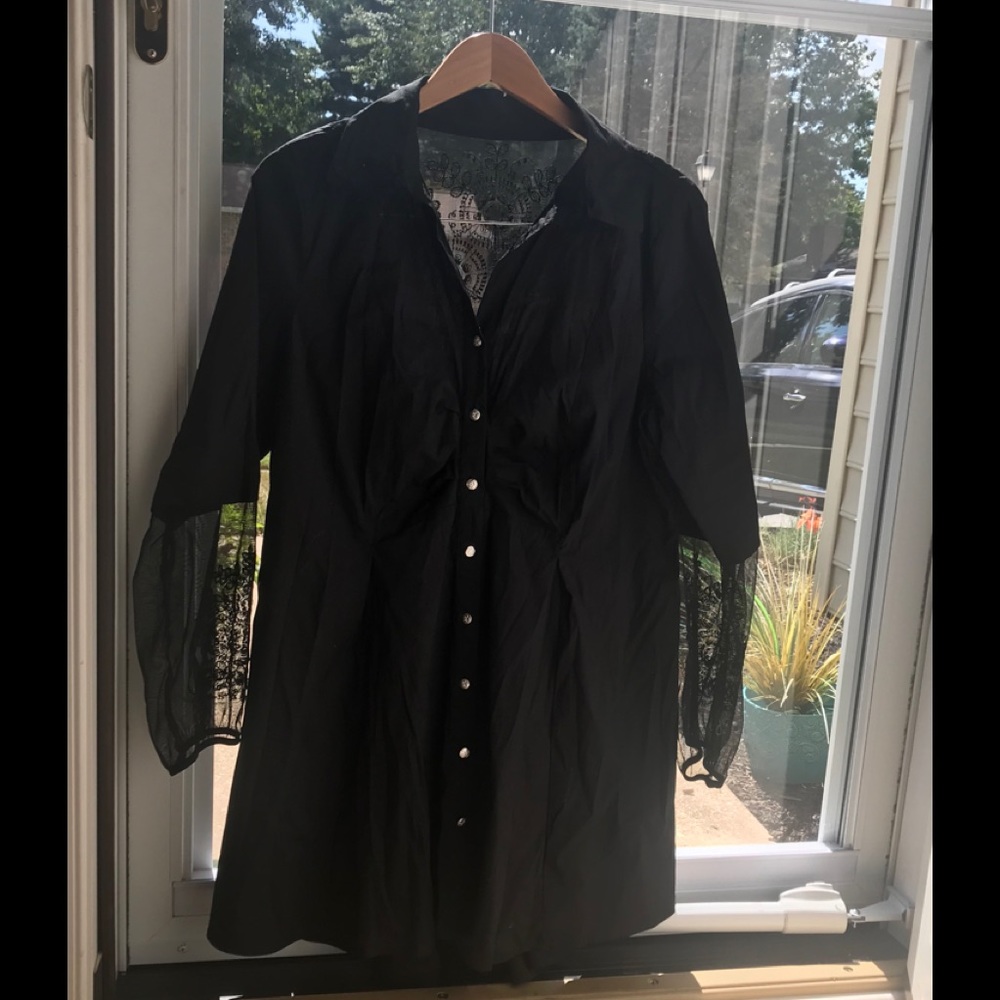 Hi low long shirt 🖤